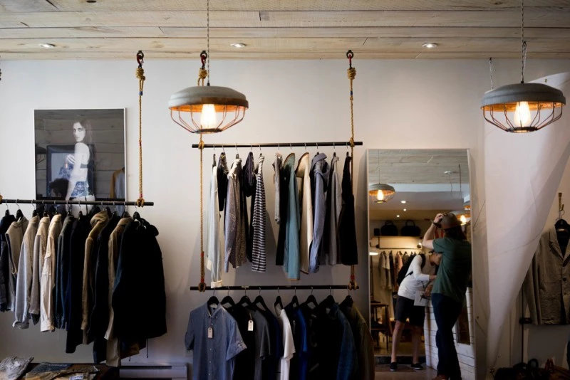 Less store set-up